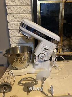 Cuisinart SM-55 5.5-Quart 12-Speed Stand Mixer. Bowl And Attachments Included