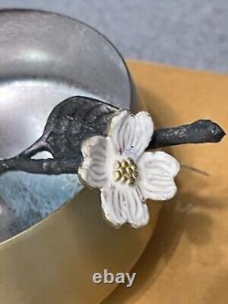 NIB ARAMY MICHAEL ARAM DOGWOOD HIGH SMALL BOWL WithMETAL SPOON WITH DAISY FLOWER