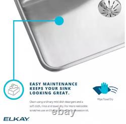 Évier de cuisine Elkay Undermount Lustertone 31 à une cuve en acier inoxydable conforme aux normes ADA.