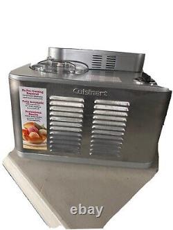 Machine à glace suprême Cuisinart ICE-50BC en acier inoxydable commercial.