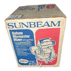 Vtg 1983 Sunbeam Deluxe Mixmaster Mixer Avec Des Crochets Dough Brand New Old Stock